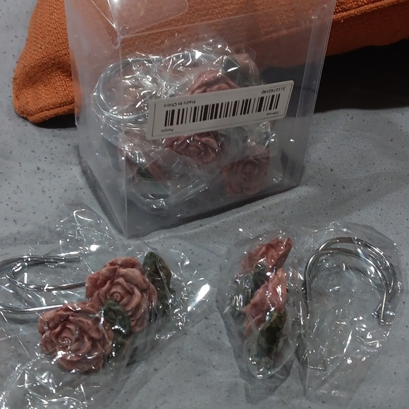 ✔️Rose Ring Hooks - Picture 2 of 3